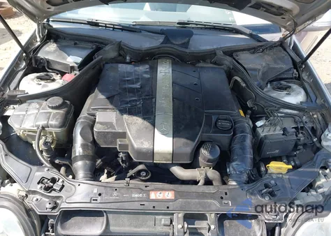 2005 Mercedes-Benz C 240 Luxury z USA, uszkodzony, nr VIN WDBRF61J55A694295